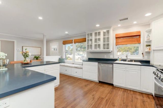 9243 Stoyer Dr., Santee, CA 92071