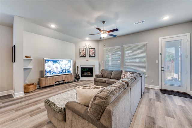 4109 Silver Spur Court, Aubrey, TX 76227
