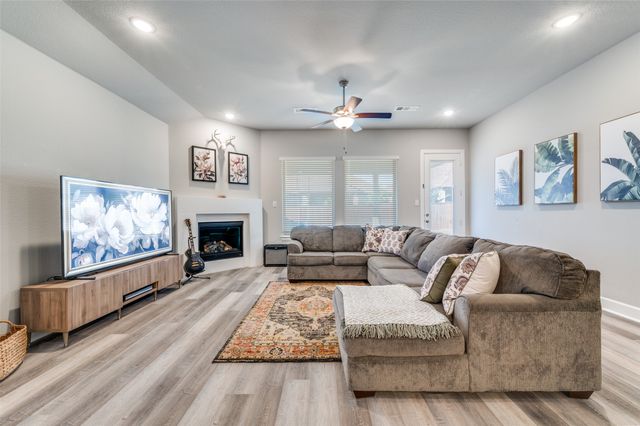 4109 Silver Spur Court, Aubrey, TX 76227