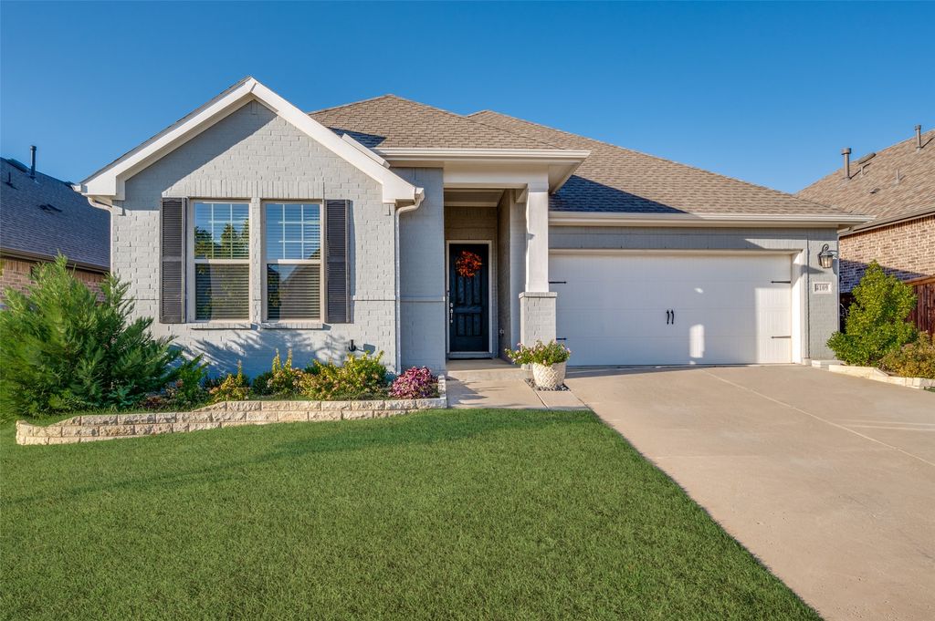 4109 Silver Spur Court, Aubrey, TX 76227