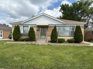 11138 SHAW Street, Westchester, IL 60154