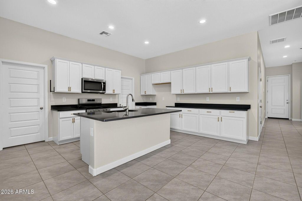 40957 W SHAVER Drive, Maricopa, AZ 85138 — photo 2