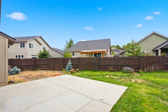 2981 NE Roxy Place, Bend, OR 97701