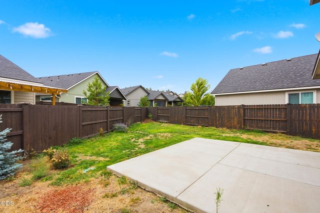 2981 NE Roxy Place, Bend, OR 97701