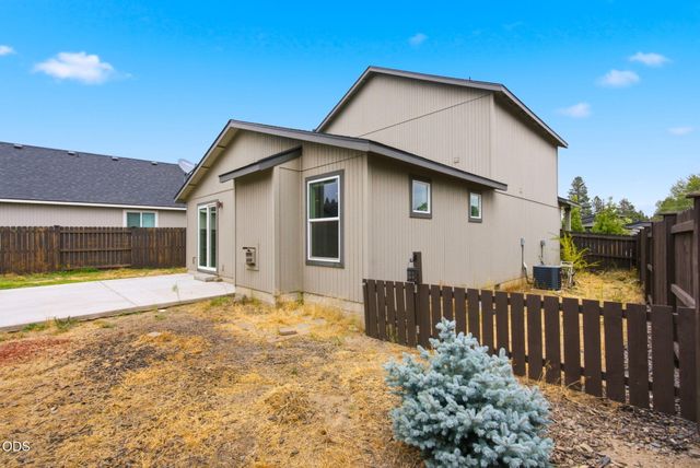 2981 NE Roxy Place, Bend, OR 97701