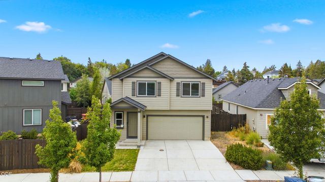 2981 NE Roxy Place, Bend, OR 97701