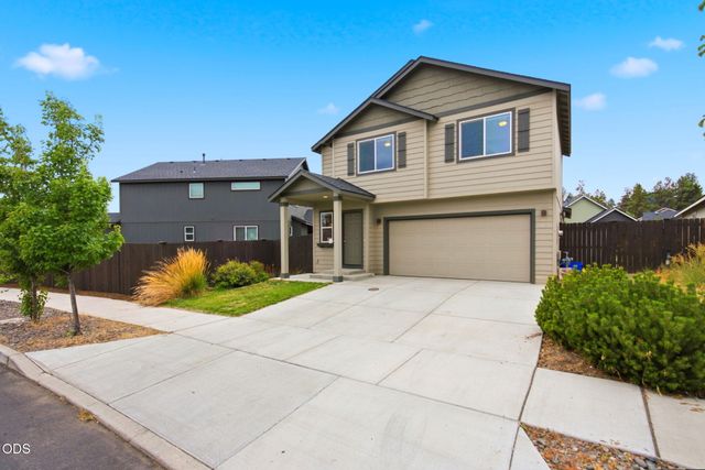 2981 NE Roxy Place, Bend, OR 97701