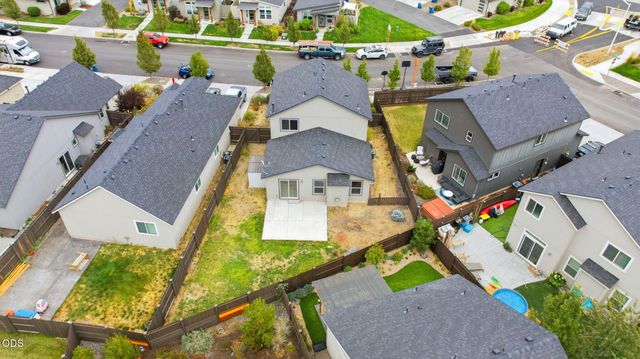 2981 NE Roxy Place, Bend, OR 97701