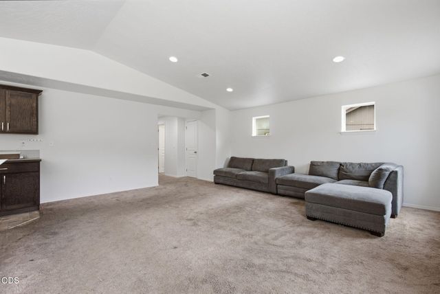 2981 NE Roxy Place, Bend, OR 97701