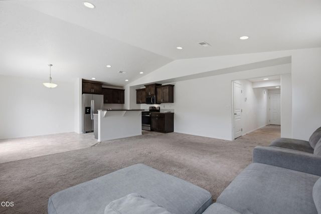 2981 NE Roxy Place, Bend, OR 97701