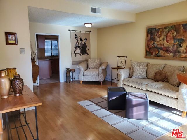 4128 W Hood Avenue B, Burbank, CA 91505