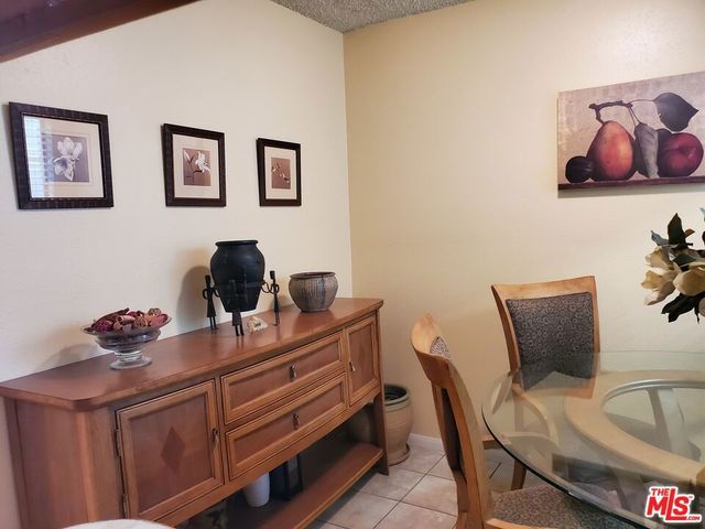 4128 W Hood Avenue B, Burbank, CA 91505