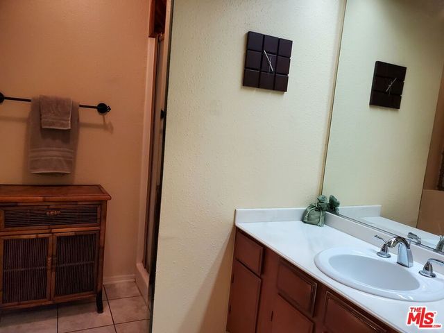 4128 W Hood Avenue B, Burbank, CA 91505