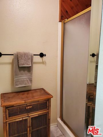 4128 W Hood Avenue B, Burbank, CA 91505