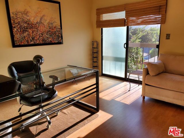 4128 W Hood Avenue B, Burbank, CA 91505