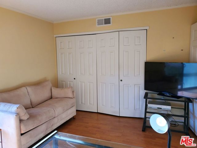 4128 W Hood Avenue B, Burbank, CA 91505