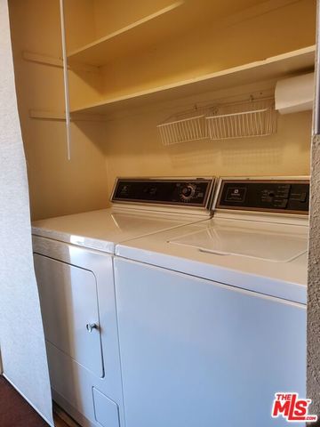 4128 W Hood Avenue B, Burbank, CA 91505