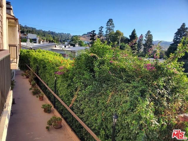 4128 W Hood Avenue B, Burbank, CA 91505