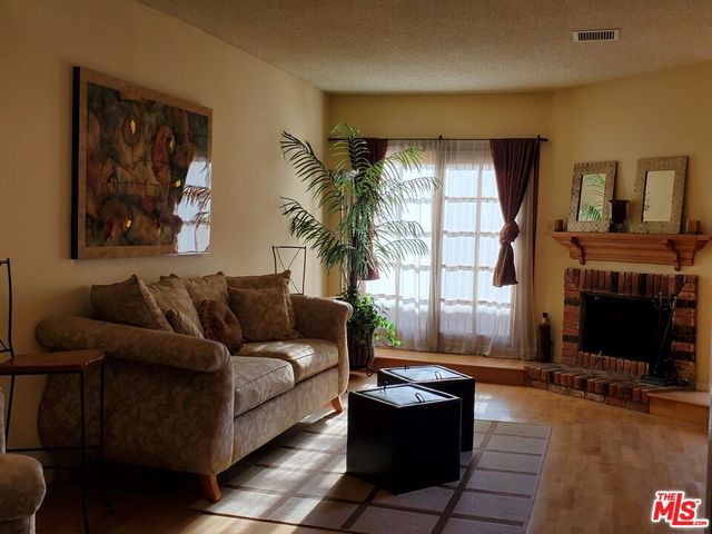 4128 W Hood Avenue B, Burbank, CA 91505