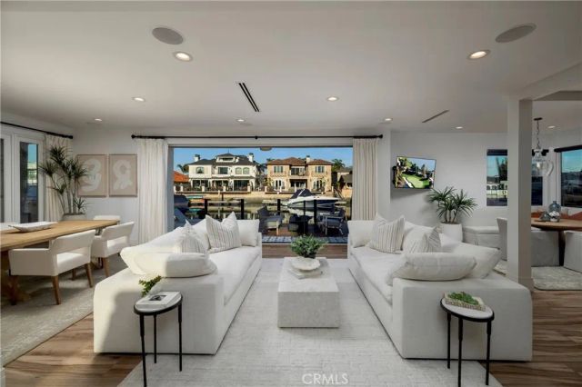 16572 Grimaud, Huntington Beach, CA 92649