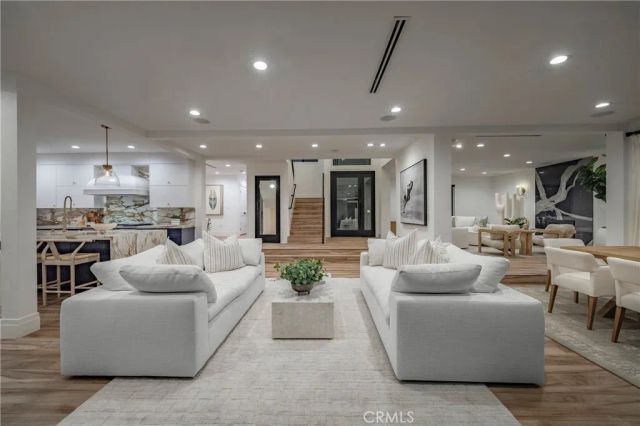 16572 Grimaud, Huntington Beach, CA 92649