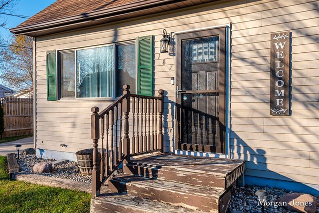 187 Washington Street, Saranac, MI 48881