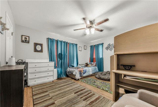 109 Sulphur Springs, Bryan, TX 77801