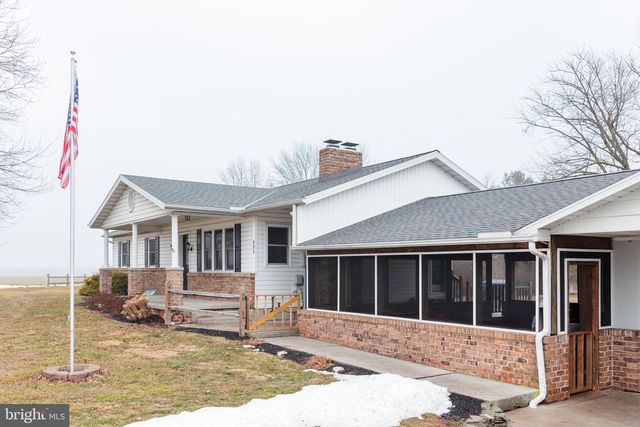 695 KOHLER SCHOOL RD, New Oxford, PA 17350