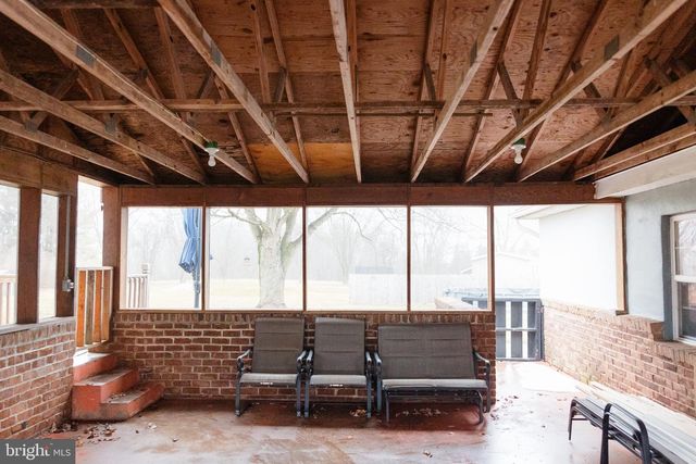 695 KOHLER SCHOOL RD, New Oxford, PA 17350