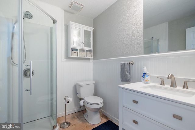 695 KOHLER SCHOOL RD, New Oxford, PA 17350