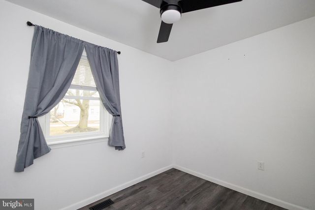 695 KOHLER SCHOOL RD, New Oxford, PA 17350