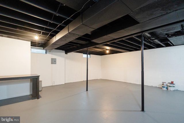 695 KOHLER SCHOOL RD, New Oxford, PA 17350