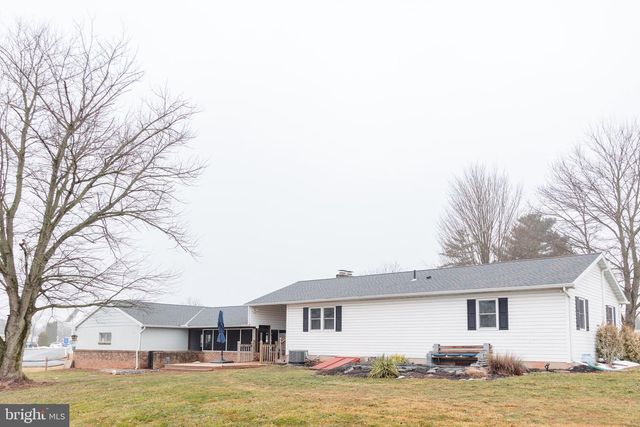 695 KOHLER SCHOOL RD, New Oxford, PA 17350