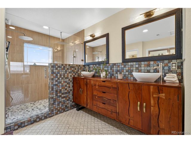 19681 E 63rd Dr, Aurora, CO 80019