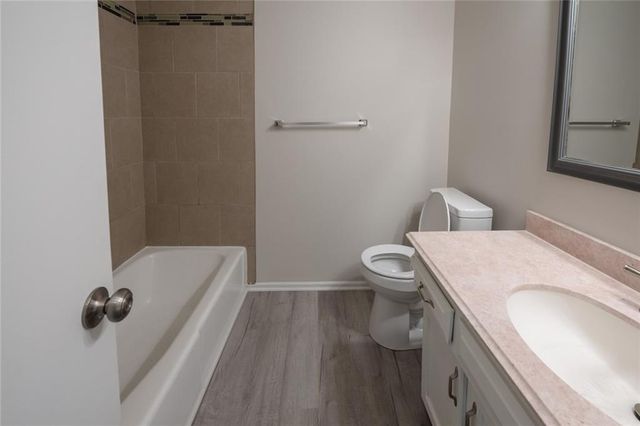 121 SE 2nd Street, Blue Springs, MO 64014