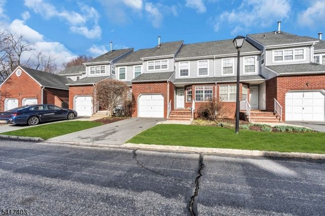 1403 Moonlight Ct, Washington Twp., NJ 07840