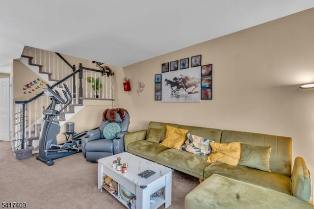 1403 Moonlight Ct, Washington Twp., NJ 07840