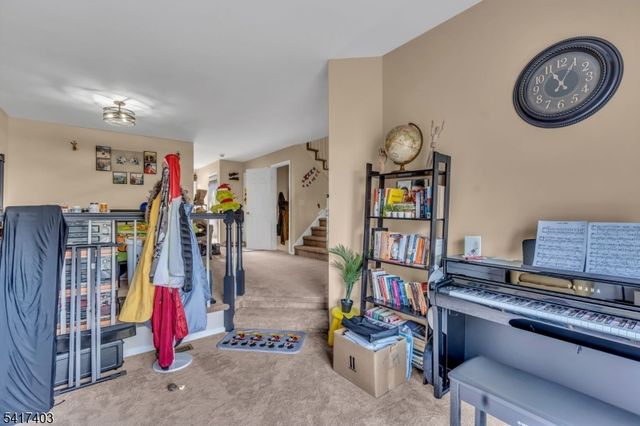 1403 Moonlight Ct, Washington Twp., NJ 07840