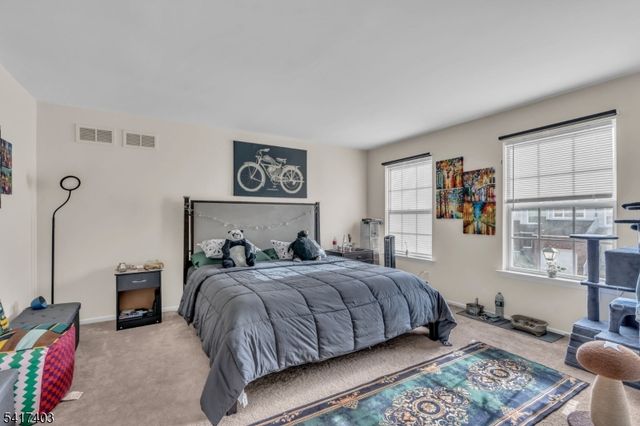 1403 Moonlight Ct, Washington Twp., NJ 07840