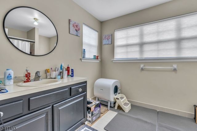 1403 Moonlight Ct, Washington Twp., NJ 07840