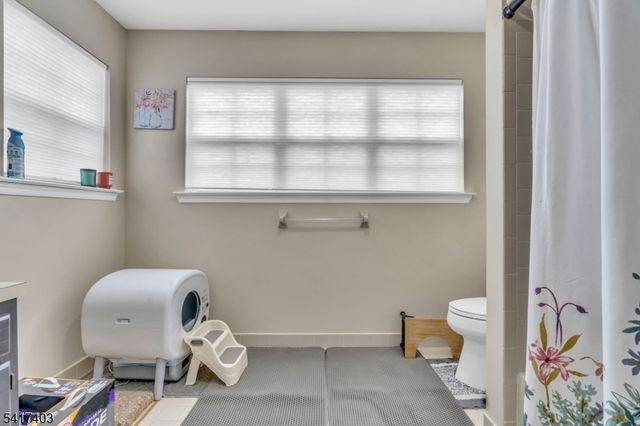 1403 Moonlight Ct, Washington Twp., NJ 07840