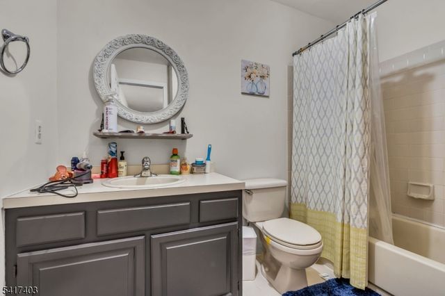 1403 Moonlight Ct, Washington Twp., NJ 07840