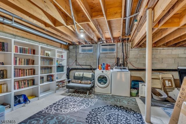 1403 Moonlight Ct, Washington Twp., NJ 07840