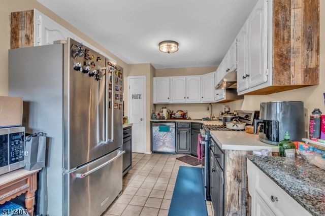 1403 Moonlight Ct, Washington Twp., NJ 07840