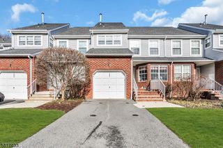 1403 Moonlight Ct, Washington Twp., NJ 07840