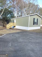 2 Pooles Circle, Ellenwood, GA 30294