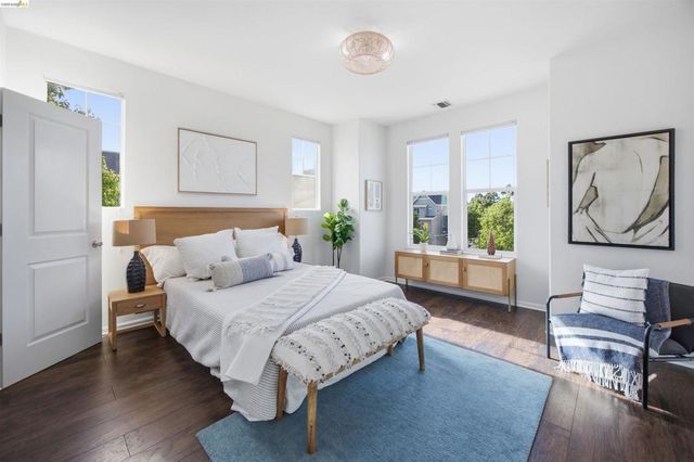 1502 Nevin Plz, Richmond, CA 94801