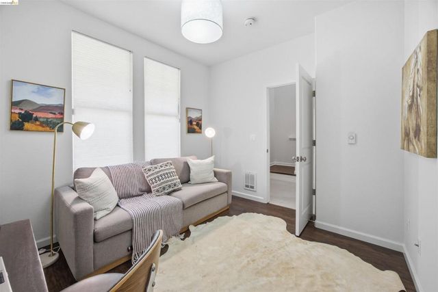 1502 Nevin Plz, Richmond, CA 94801
