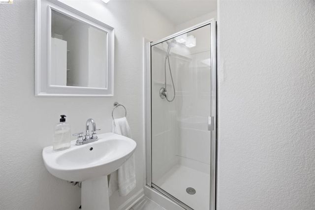 1502 Nevin Plz, Richmond, CA 94801