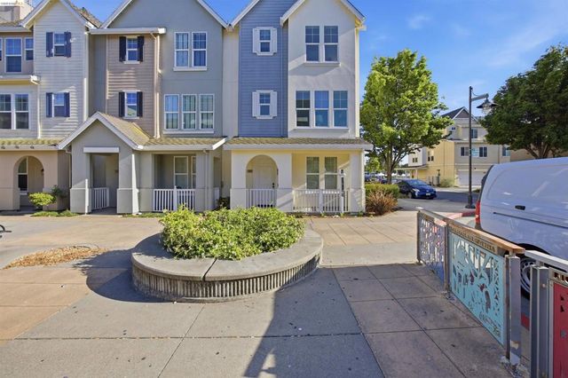1502 Nevin Plz, Richmond, CA 94801